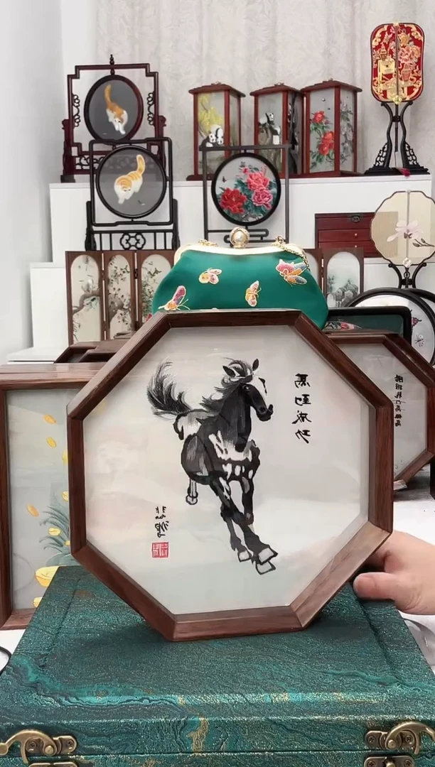 扇子苏绣作品手工摆台