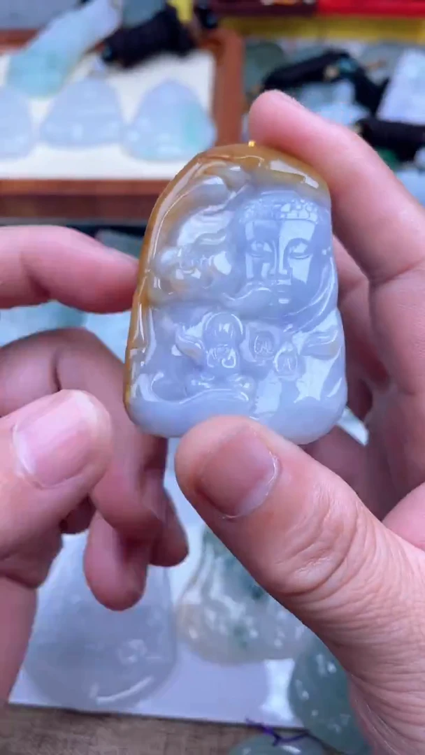 颈饰未镶嵌翡翠吊坠