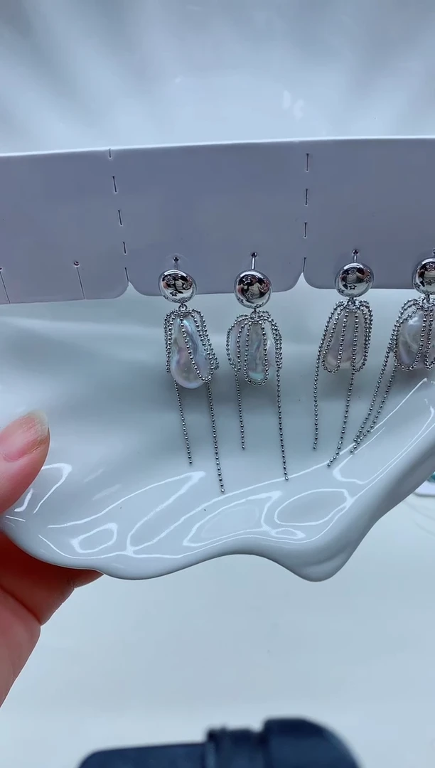 未镶嵌淡水珍珠耳饰淡水珍珠耳饰多样性发其一