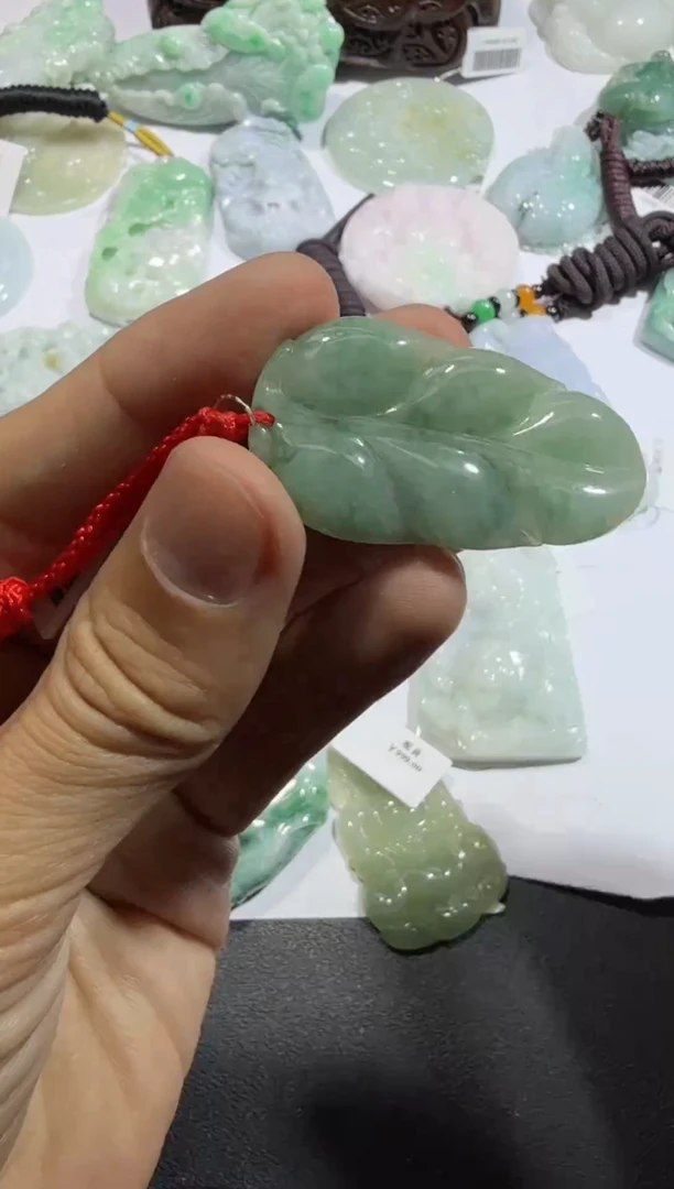 【闪购商品】翡翠颈饰未镶嵌00010720