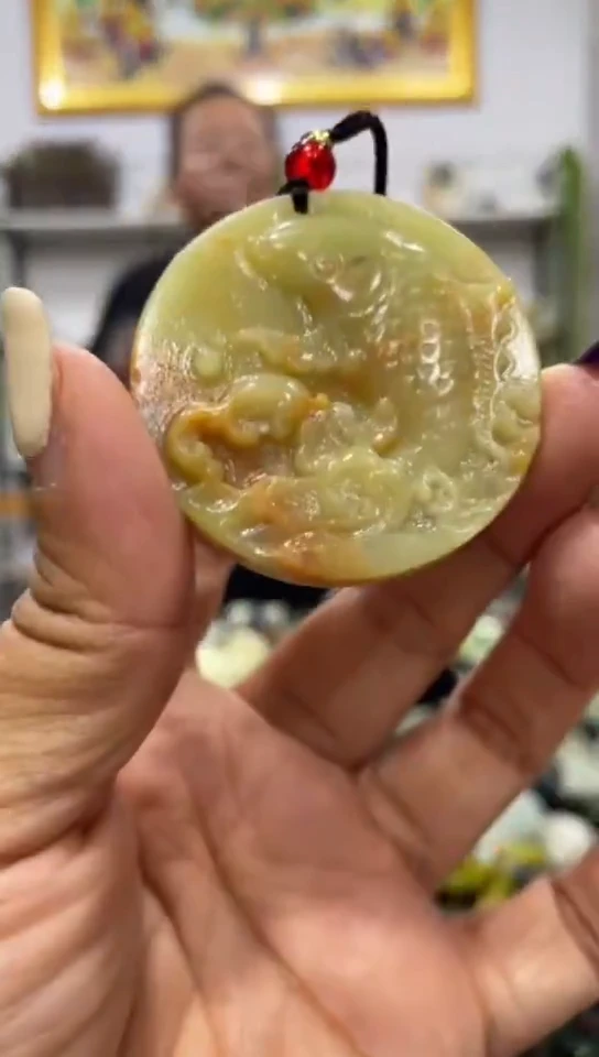 未镶嵌岫玉吊坠