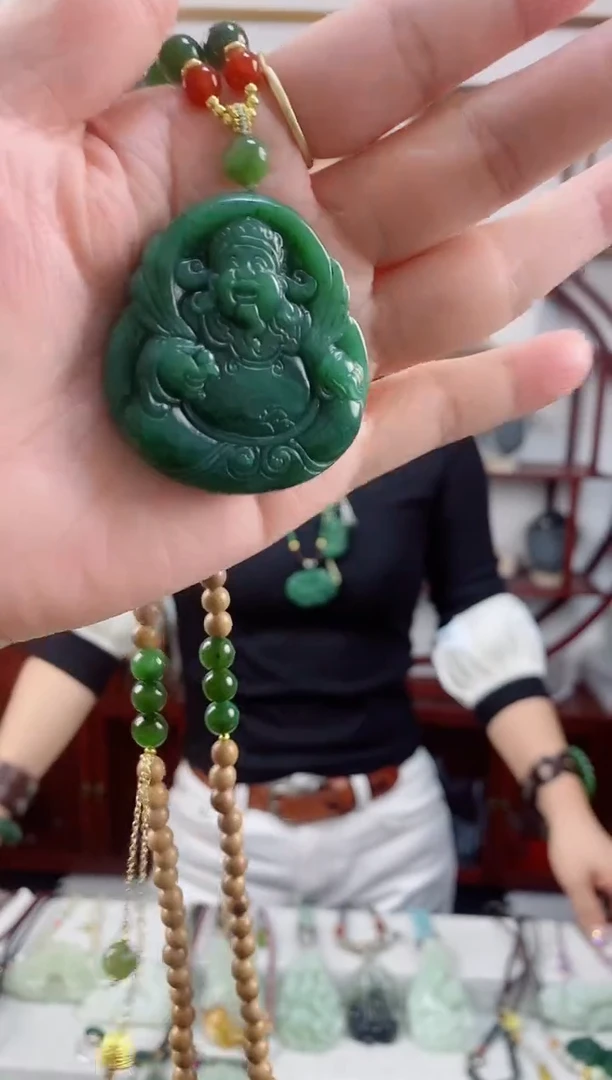 颈饰未镶嵌和田玉财神
