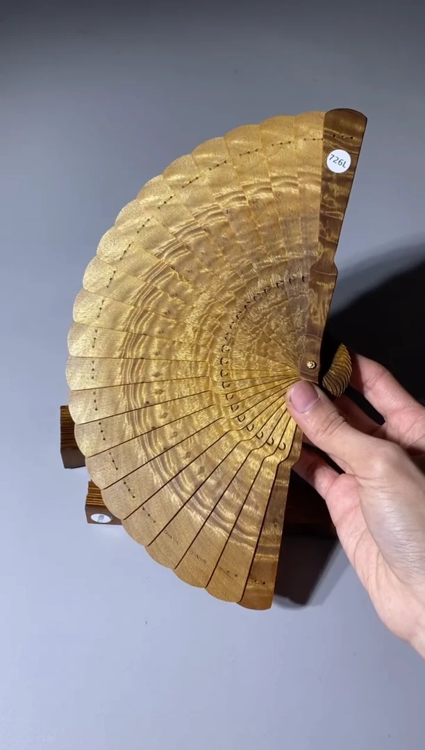【闪购商品】金丝楠木雕726号15cm金丝楠木小叶桢楠扇子