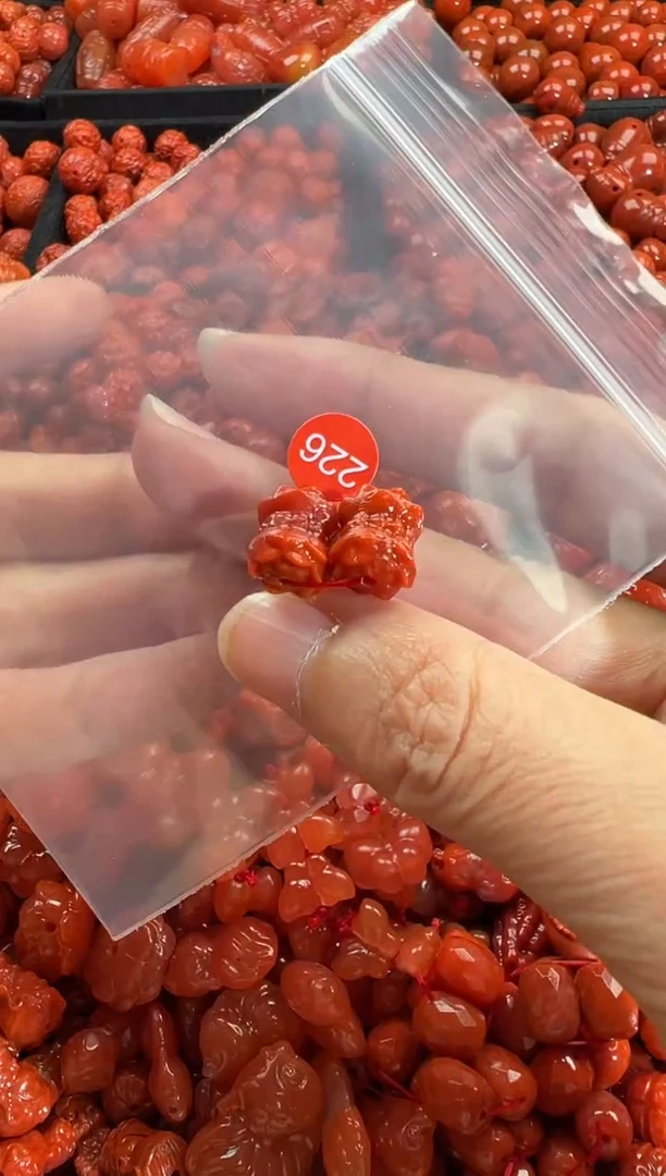 颈饰未镶嵌南红玛瑙1