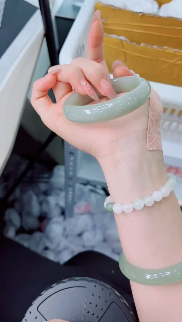 石英质玉手镯未镶嵌253-57