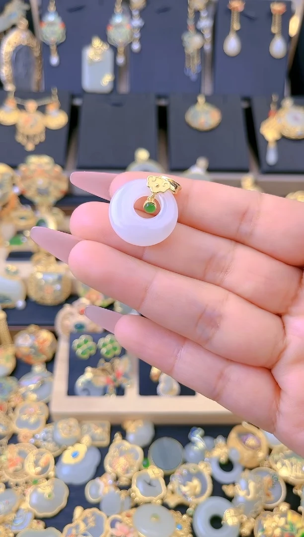 【闪购商品】和田玉吊坠银S925镀金镶嵌公主扣吊坠