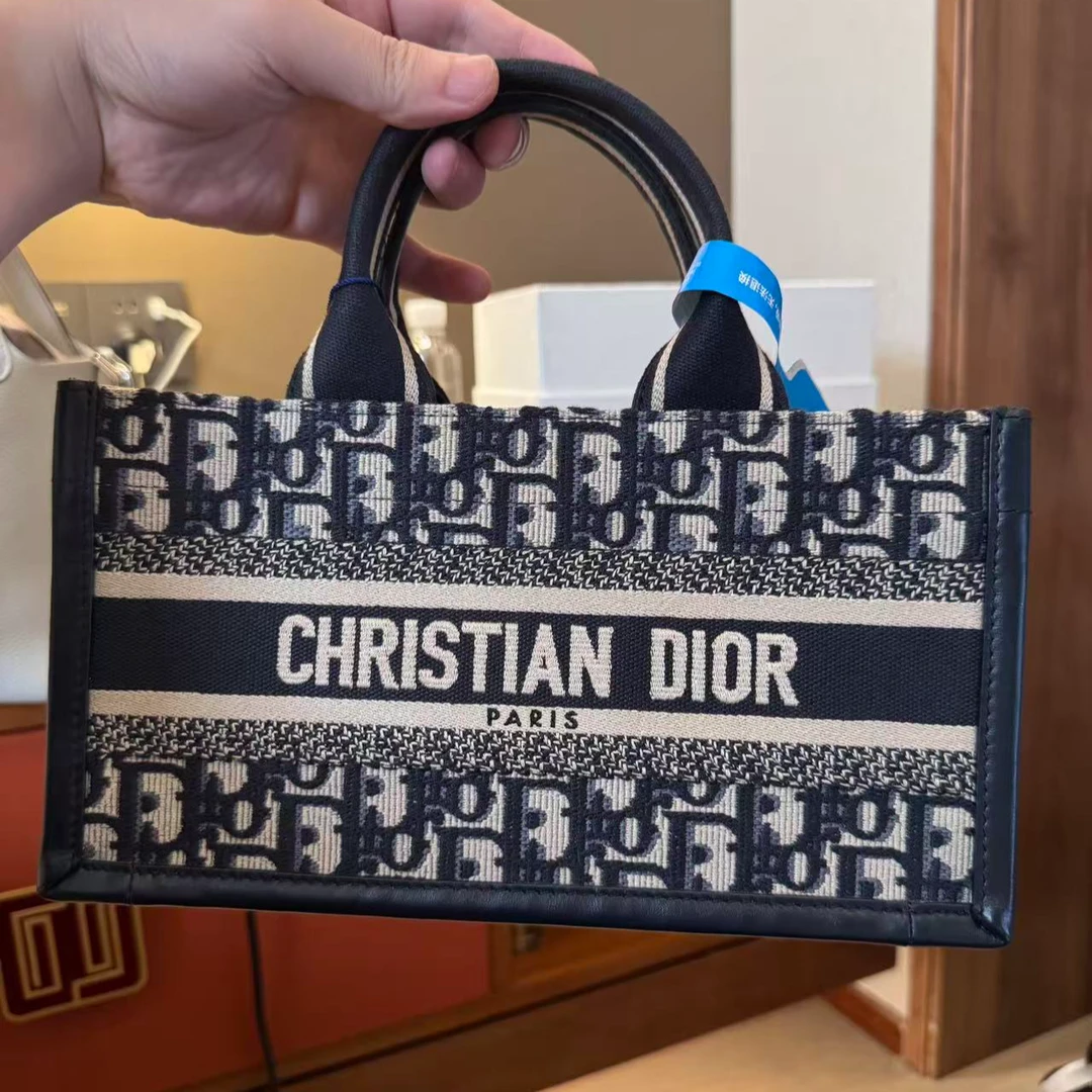 99新 DIOR/迪奥 Dior新款book mini托特老花肩带款百搭包/JM0101