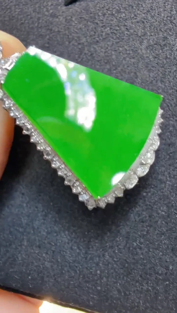 吊坠(不含链)18K金镶嵌翡翠多样性团购发一件