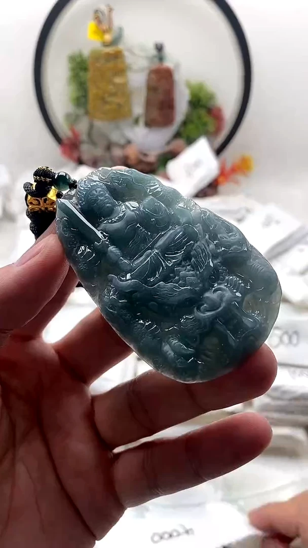 颈饰未镶嵌翡翠不动明王