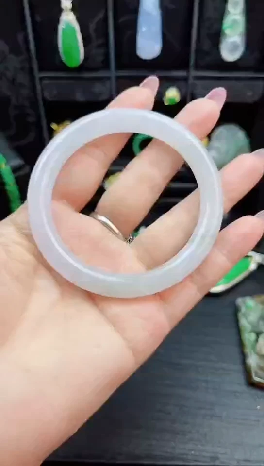 翡翠手镯未镶嵌手镯