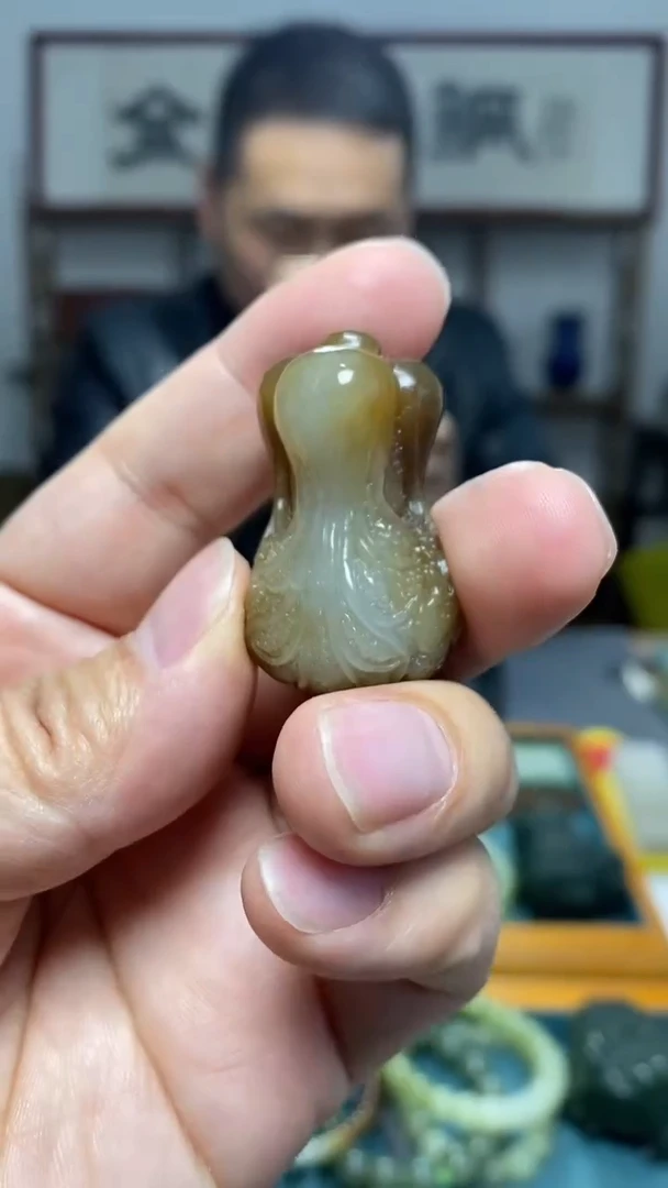 颈饰未镶嵌和田玉3