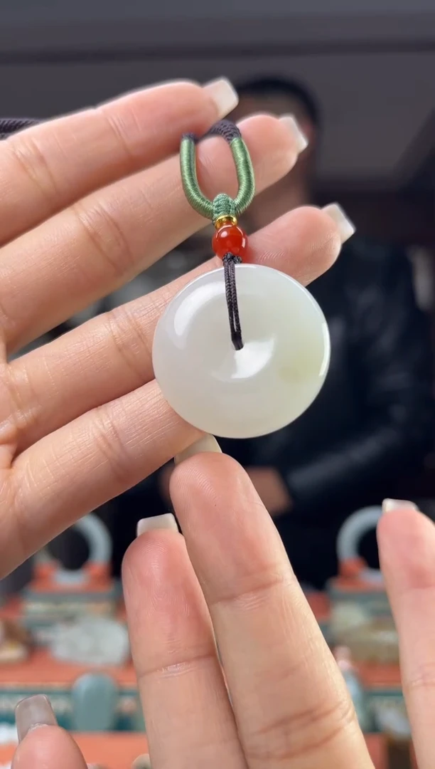 颈饰未镶嵌和田玉佩佩包容30mm左右