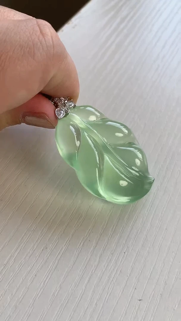 未镶嵌蛇纹石玉吊坠(不含链)叶子