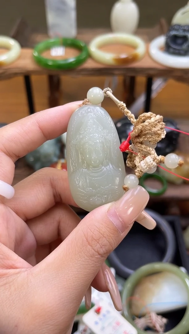 和田玉未镶嵌吊坠(不含链)且末青白 观音 9008268
