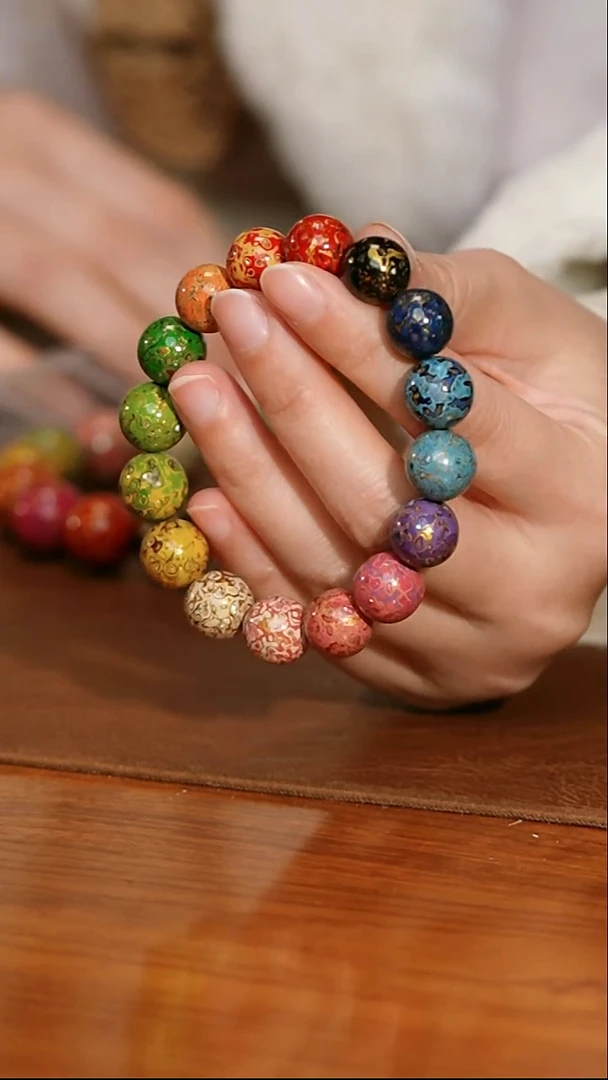 QWWHT多彩1.2漆珠手串