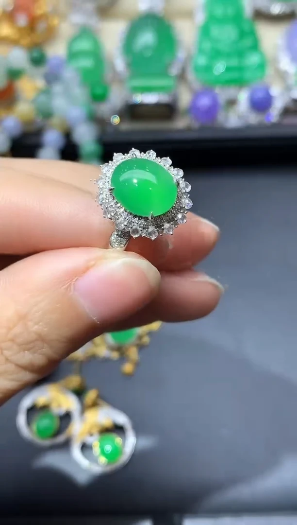 18K金镶嵌戒指翡翠696-中国好珍宝