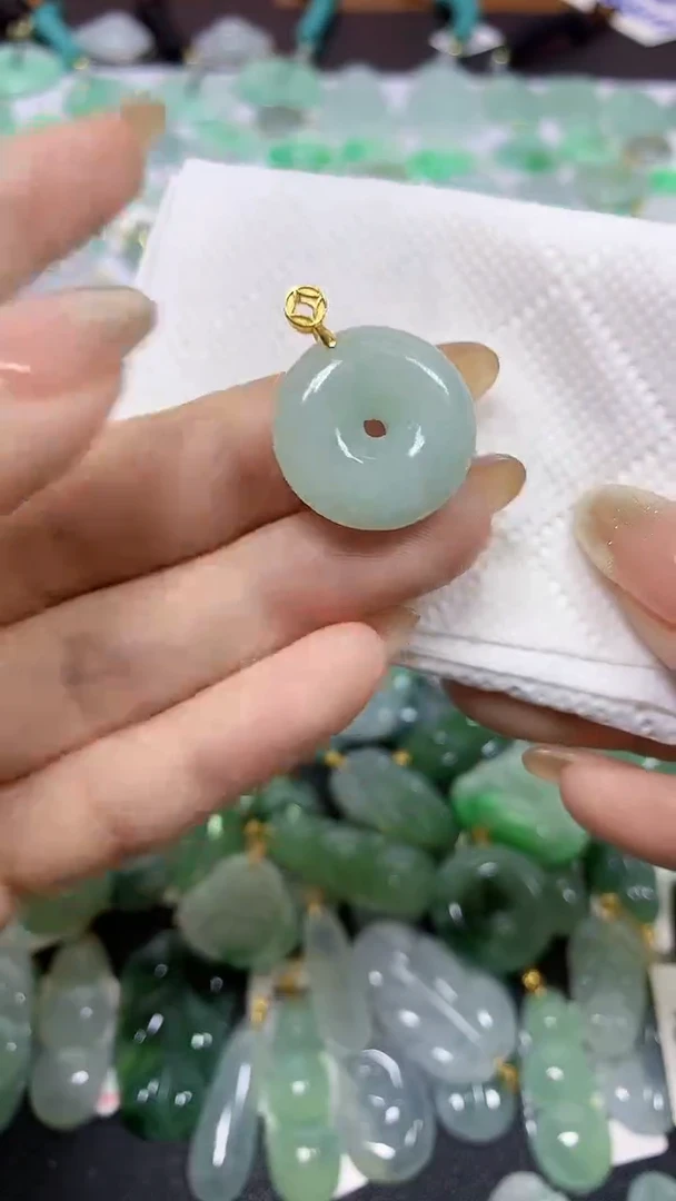 颈饰未镶嵌翡翠天然翡翠A货