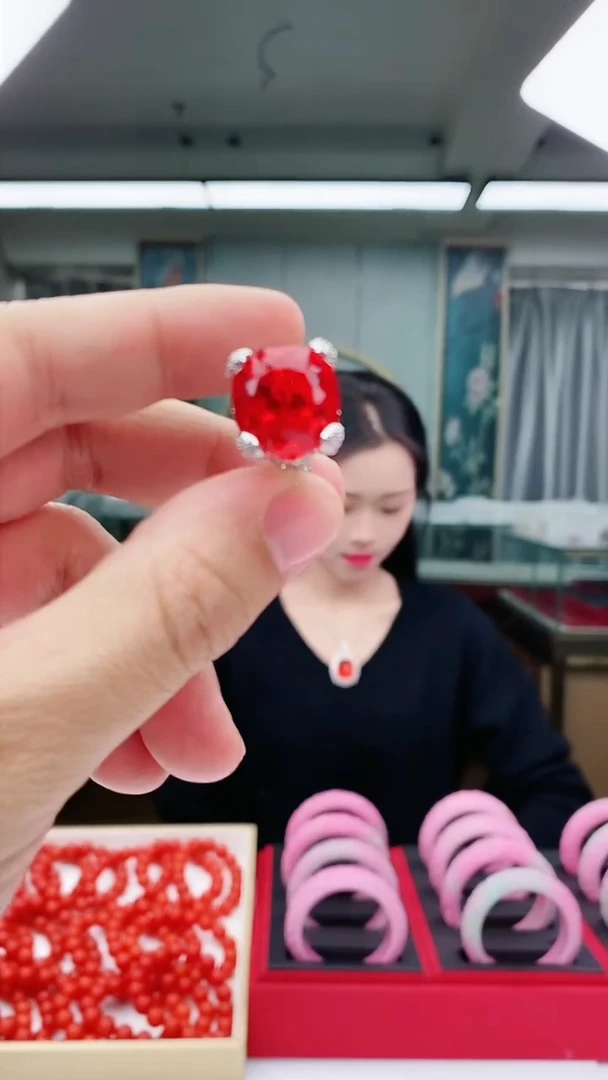 【闪购商品】合成（培育） 红宝石银S925镶嵌J28戒指