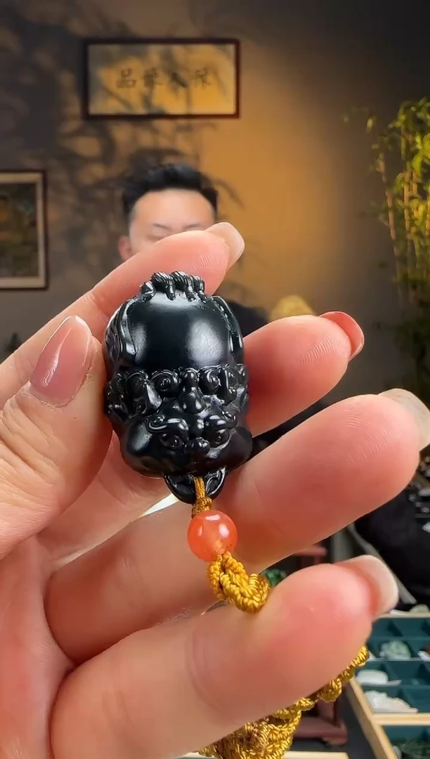 未镶嵌和田玉挂件狮子M55