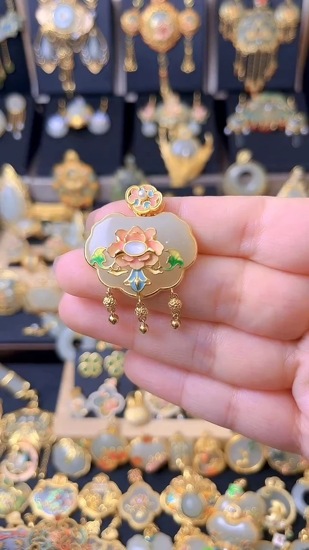 颈饰银S925镀金镶嵌和田玉富贵花开如意流苏吊坠