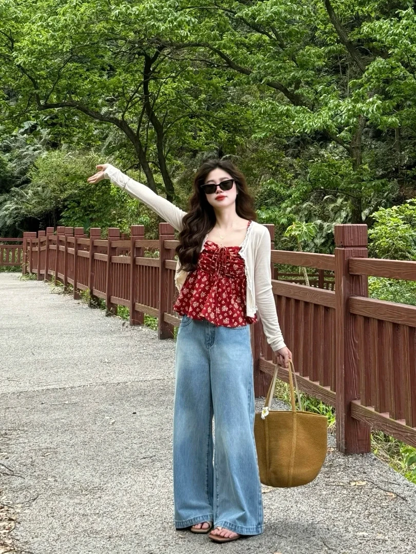 2025夏季新款度假风穿搭防晒开衫碎花背心搭配高腰牛仔裤三件套女