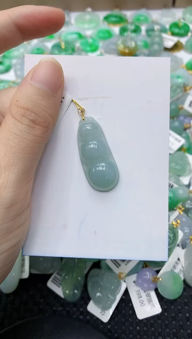 翡翠18K金镶嵌颈饰1111111111