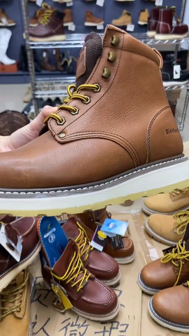 牛皮42码，84984 号，皮鞋码，牛皮工装靴默认瑕疵