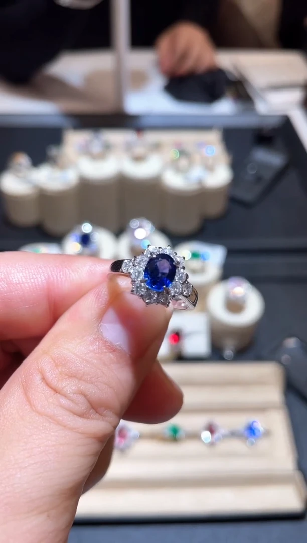 戒指蓝宝石铂Pt900镶嵌1.24ct