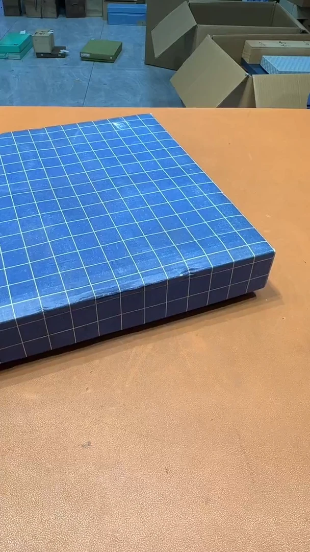 香*拉阿达西日瓷摆件871