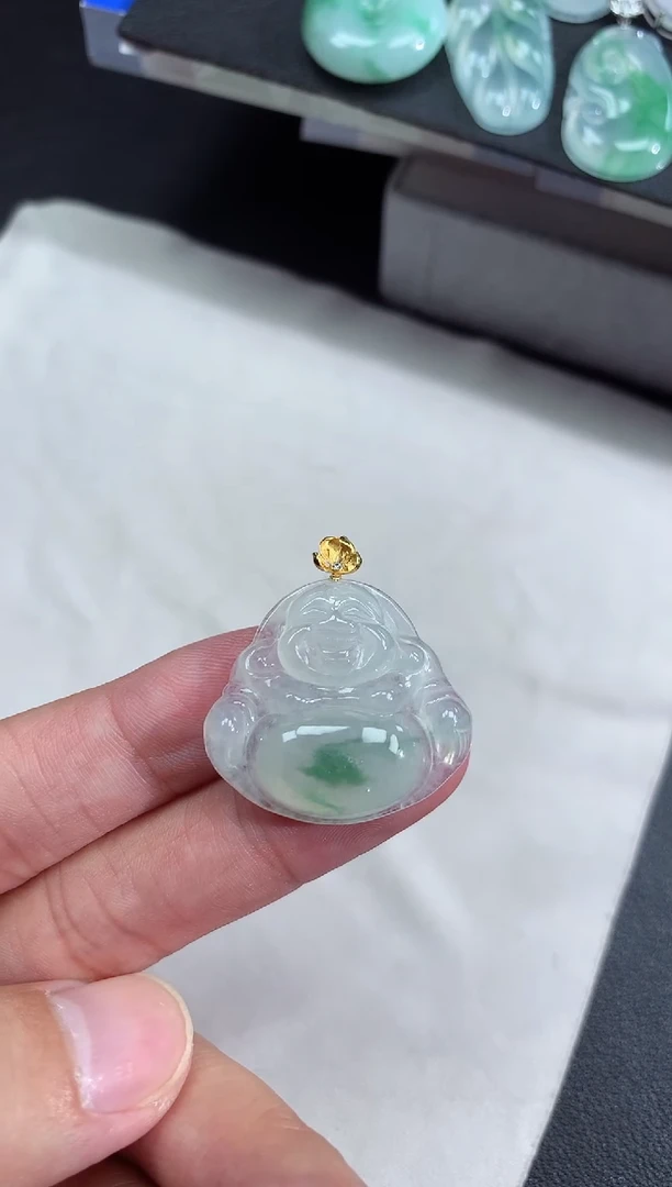 翡翠18K金镶嵌颈饰佛公