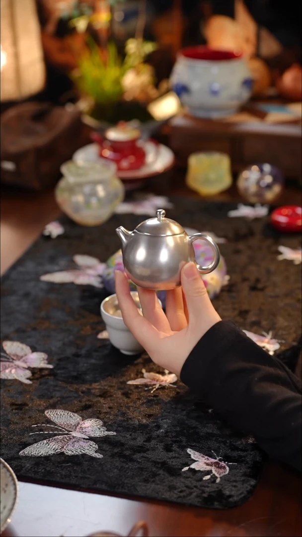 溜银泡茶壶·········