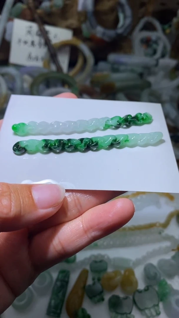 定制翡翠未镶嵌翡翠链子