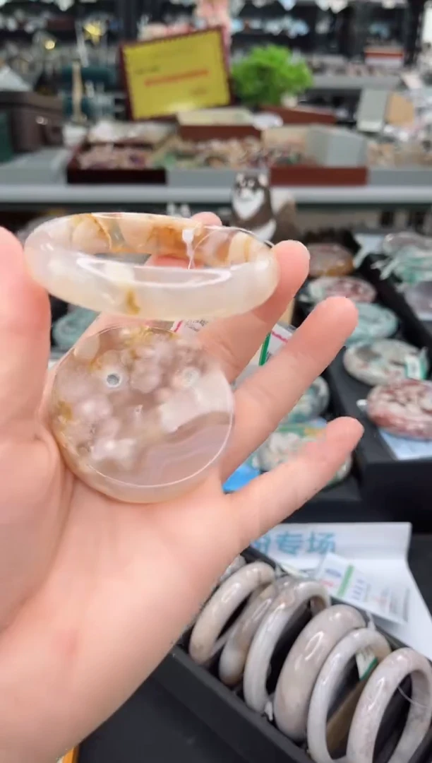 【闪购商品】石英质玉手镯未镶嵌57圈口（赠品镯心）3538569