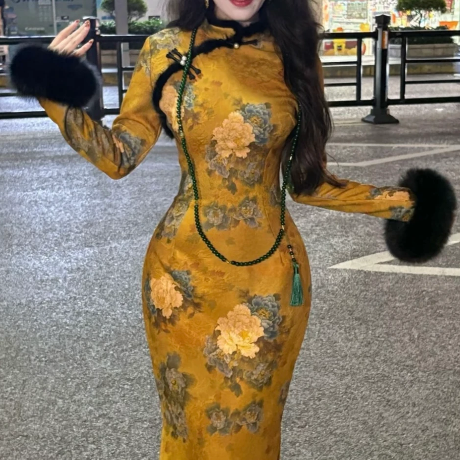 秋冬款旗袍新中式显瘦秋季加绒带毛毛旗袍刺绣连衣裙 贵气夜未央