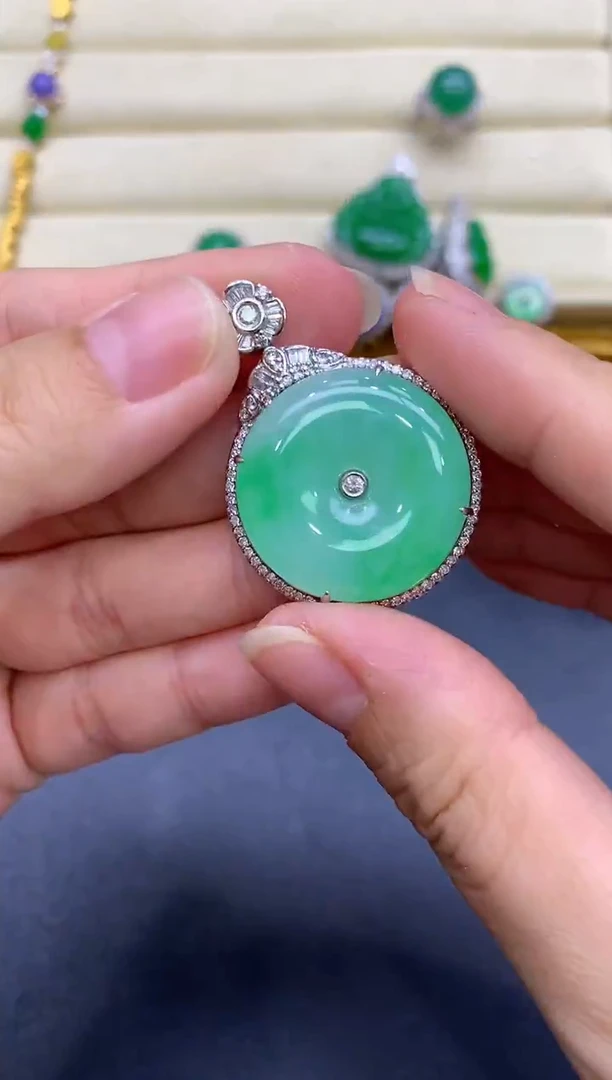 颈饰18K金镶嵌翡翠349-中国好珍宝