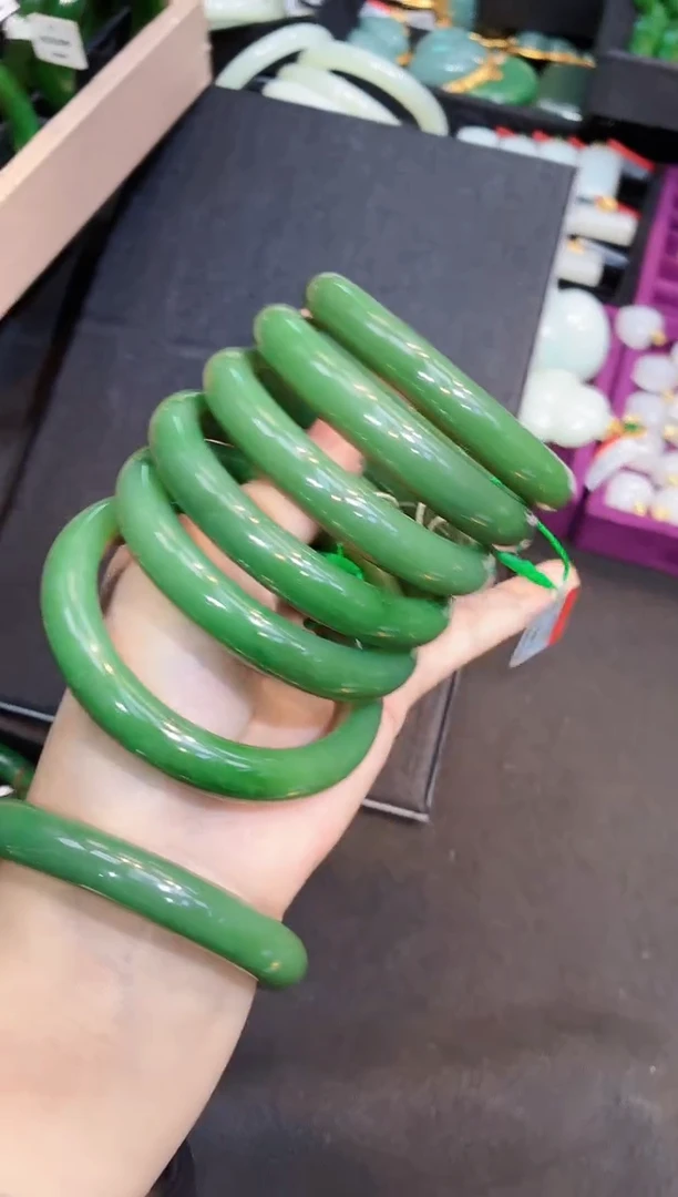 未镶嵌手镯和田玉54-60多样性发一