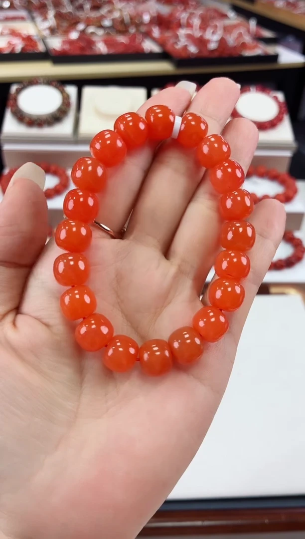 南红玛瑙滴水洞老型手串11+未镶嵌一个/条