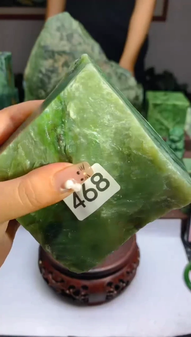和田玉（碧玉）未镶嵌珠宝半成品1