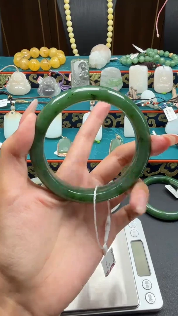 和田玉手镯未镶嵌y022手镯多样性发其一