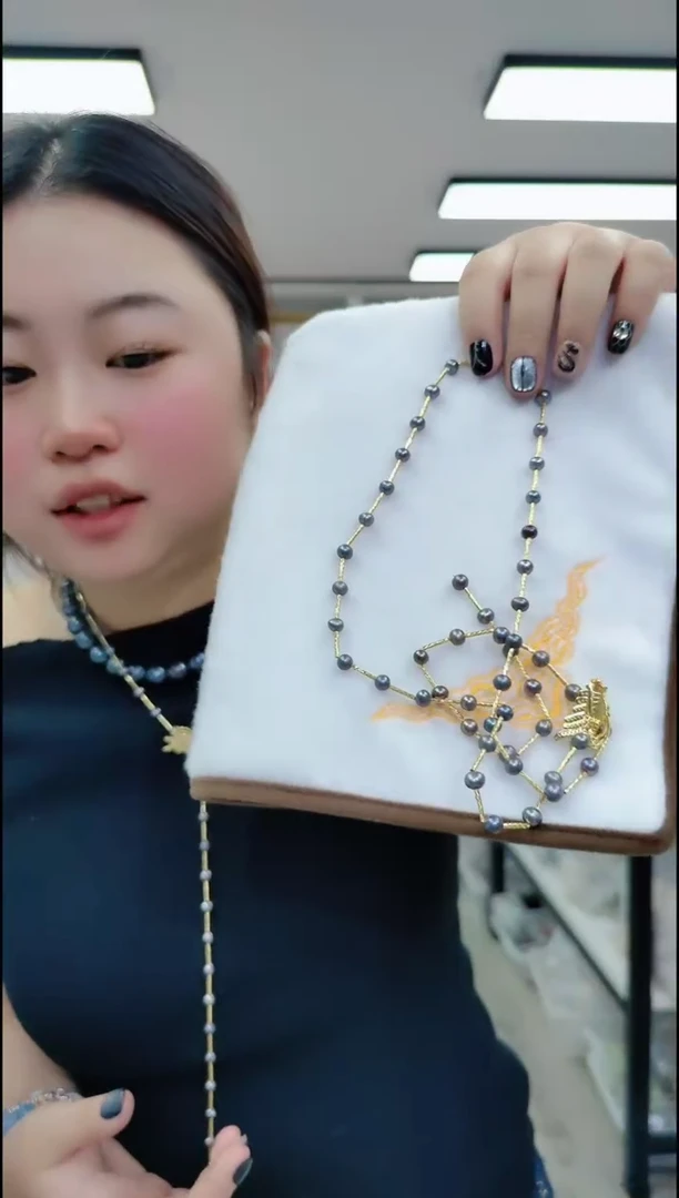 【闪购商品】淡水珍珠颈饰银S925镶嵌3030铂金灰色满天星