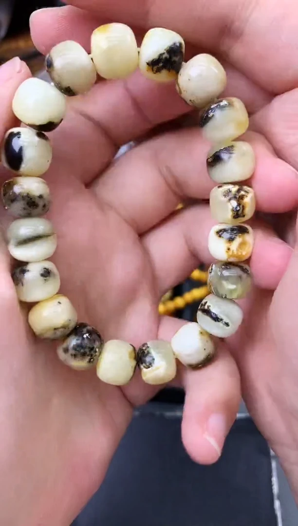 未镶嵌琥珀珠宝奇石118