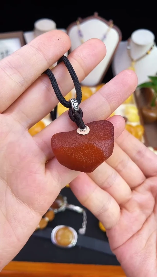 琥珀未镶嵌珠宝奇石柒月