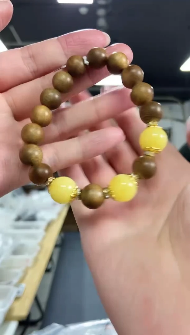 【闪购商品】蜜蜡裸石未镶嵌多样性发其一颜色微差