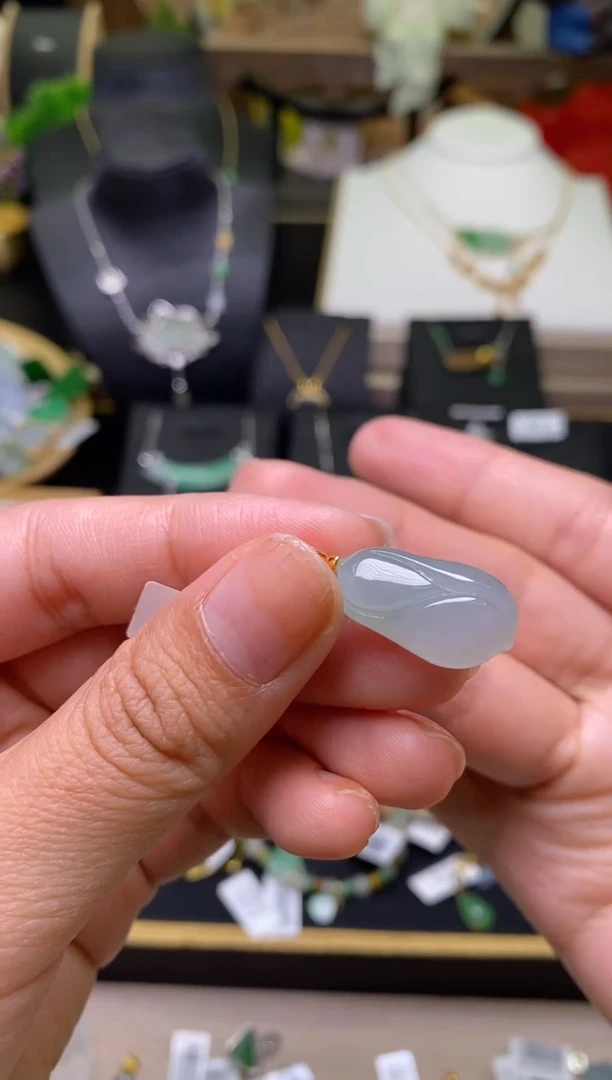 【闪购商品】翡翠颈饰18K金镶嵌净货17933