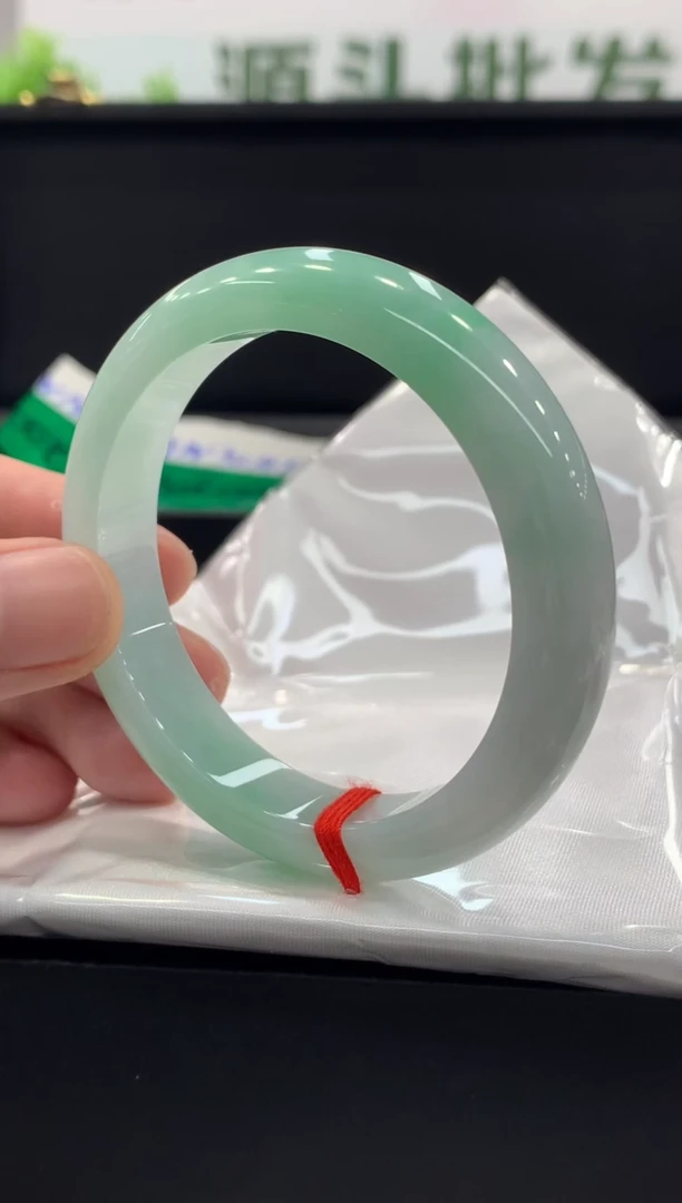 未镶嵌手镯翡翠手镯