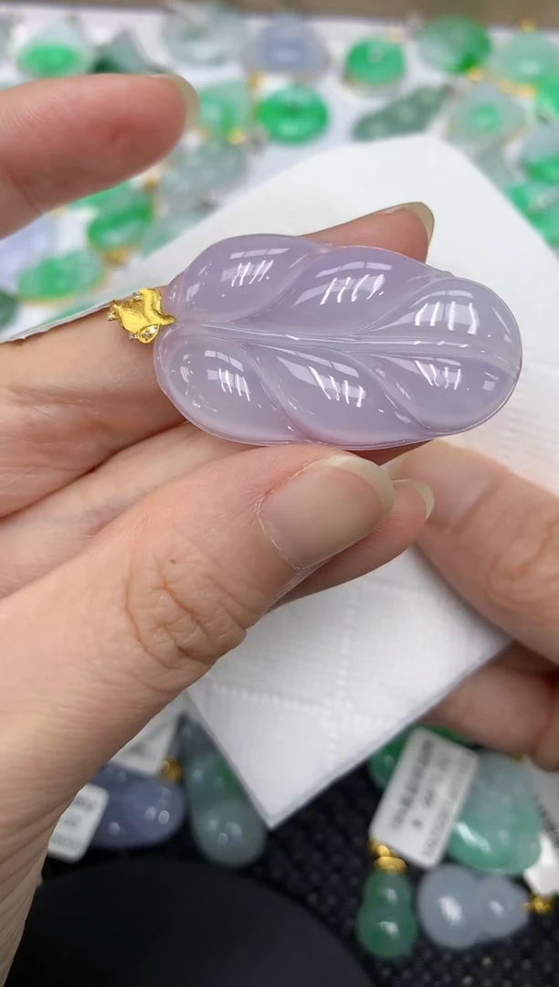 翡翠18K金镶嵌颈饰11111111