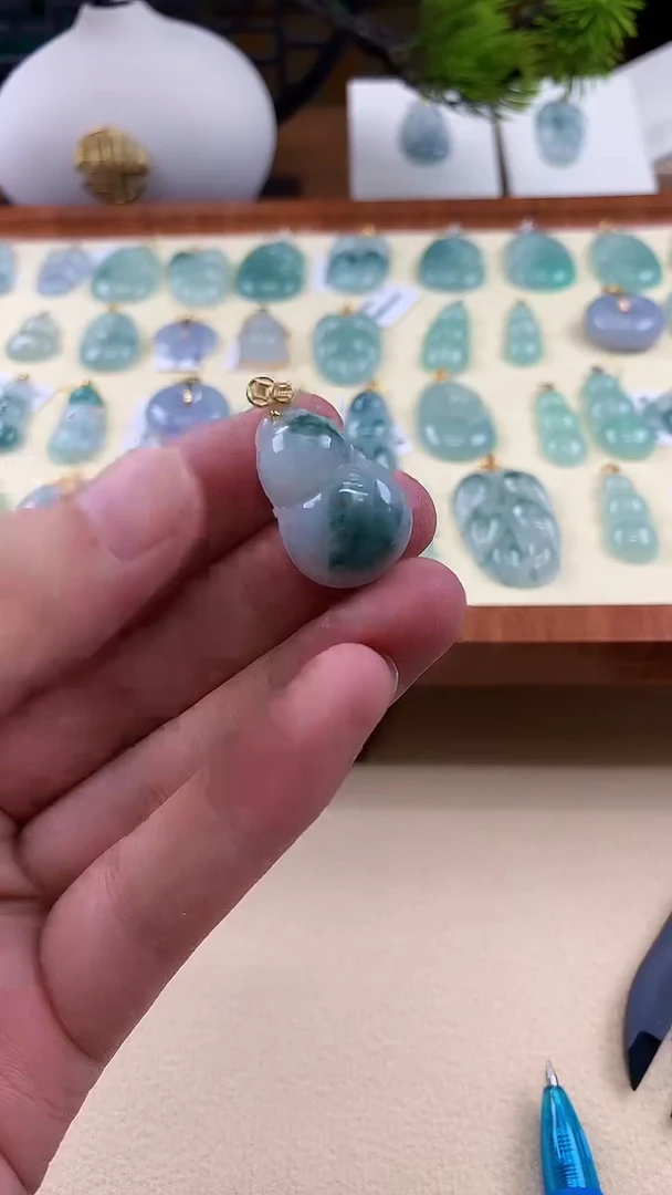 翡翠未镶嵌颈饰天然A货翡翠