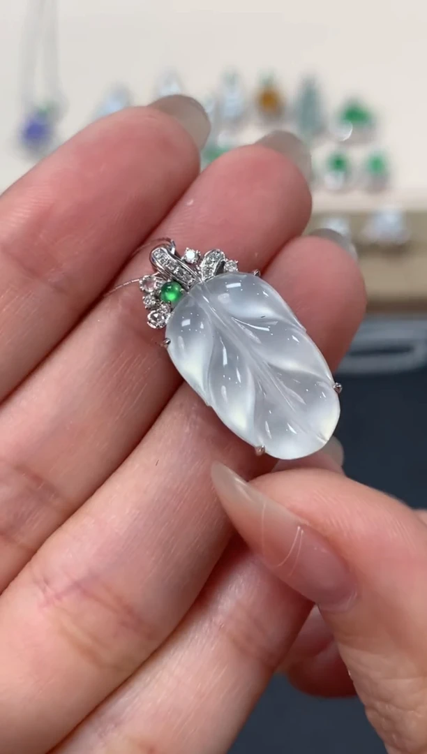 翡翠18K金镶嵌吊坠(不含链)叶子吊坠3980