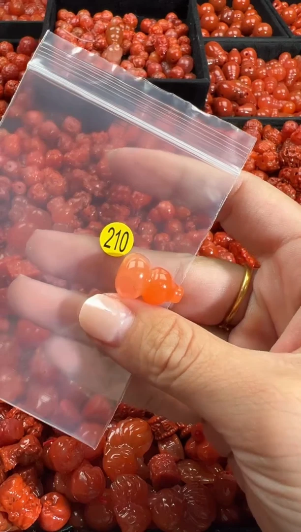 颈饰未镶嵌南红玛瑙1