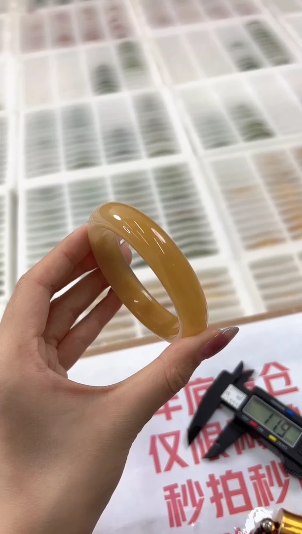 未镶嵌手镯石英质玉112-58HU